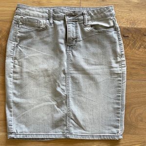 Old Navy gray jean skirt